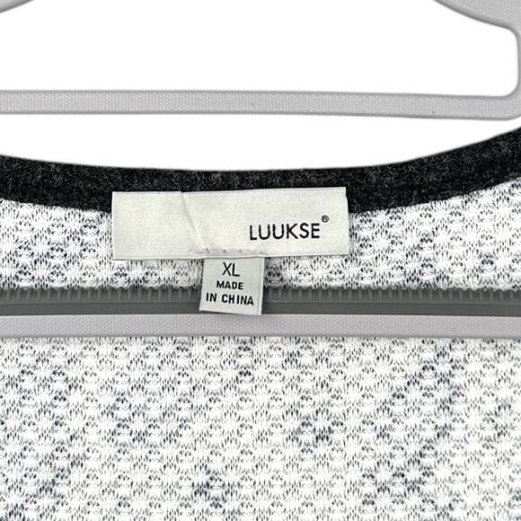 LUUKSE Animal Print Long Sleeves‎ Button Henley Top Womens XL - Picture 3 of 6